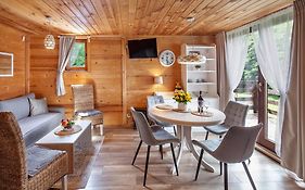 ZACISZE Domek na Kaszubach Brodnica Dolna z balią z jacuzzi na wyłączność w cenie